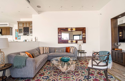 Buzzards Casa | 4BD Ocean View Villa Walking Distance from the Pristine Beach