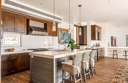 Buzzards Casa | 4BD Ocean View Villa Walking Distance from the Pristine Beach