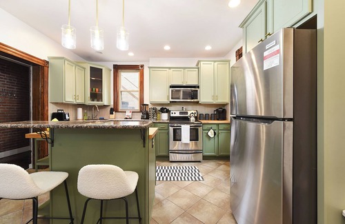 South Side Flats Casa | 4bd Pittsburgh Escape: BBQ, Games, 10mins to UPitt