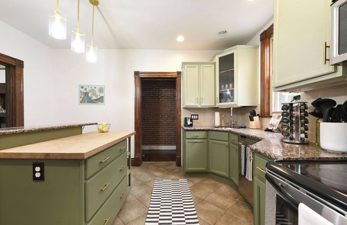 South Side Flats Casa | 4bd Pittsburgh Escape: BBQ, Games, 10mins to UPitt