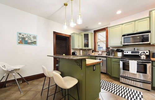 South Side Flats Casa | 4bd Pittsburgh Escape: BBQ, Games, 10mins to UPitt