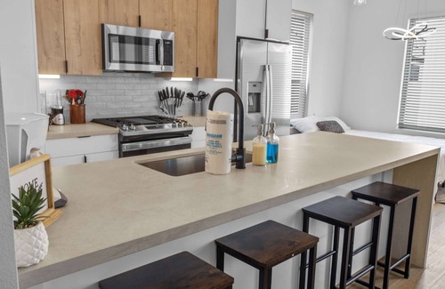 OST - South Union Casa | 4BD Urban Retreat Prime Location Gym Parking