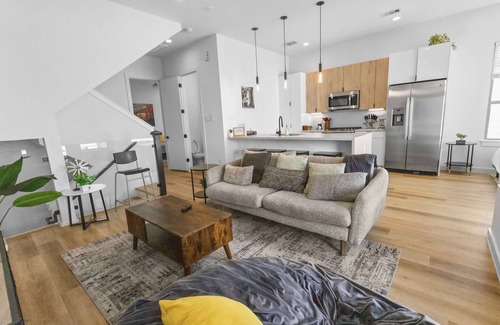 OST - South Union Casa | 4BD Urban Retreat Prime Location Gym Parking