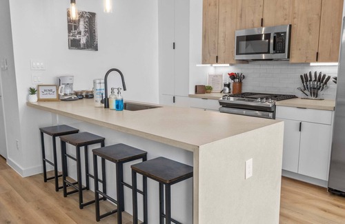 OST - South Union Casa | 4BD Urban Retreat Prime Location Gym Parking