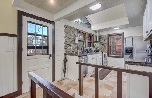 Cascade-Chipita Park Casa | 4BD with Large Deck! Amazing Mountain Views!