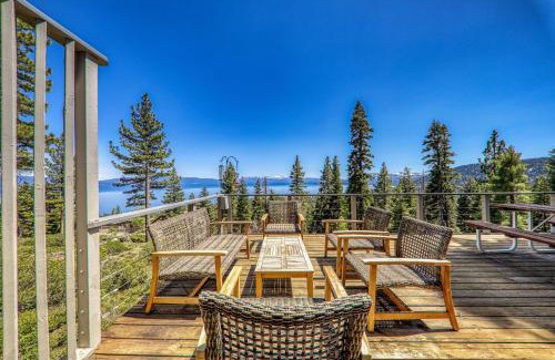 Talmont Casa | 4BD with Lake Views Near Beach and Slopes