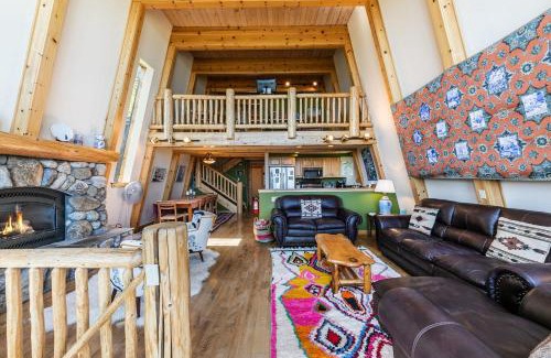 Talmont Casa | 4BD with Lake Views Near Beach and Slopes