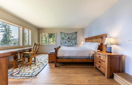 Talmont Casa | 4BD with Lake Views Near Beach and Slopes