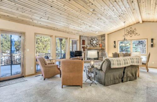 Woodmoor Casa | 4BD Woodland Lodge Pool Table Grill Dogs Welcome