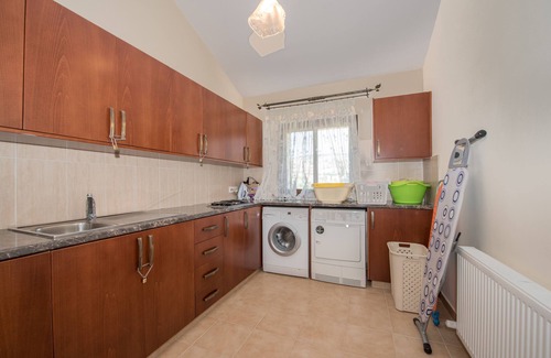Simou Villa | 4bdr Villa familiar con 400sq. metro. parque infantil, piscina privada climatizada