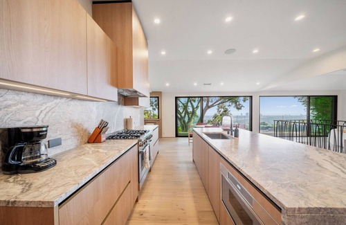 Hollywood Hills West Casa | 4bdr Luxury Stay w/Views & Sauna&cold plunge