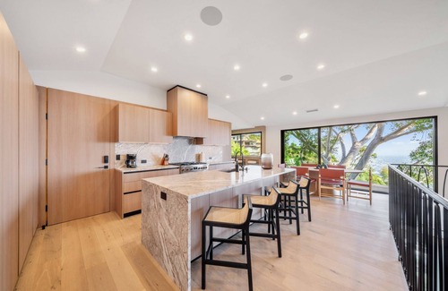 Hollywood Hills West Casa | 4bdr Luxury Stay w/Views & Sauna&cold plunge