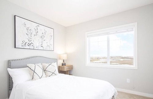Fort Gary Casa | 4Bed 2Bath Townhouse with Laundry, Parking & Wi-Fi