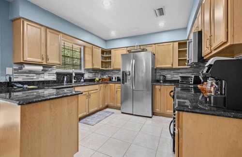 Gainesville Casa | 4bed 3bath pet friendly w/pool