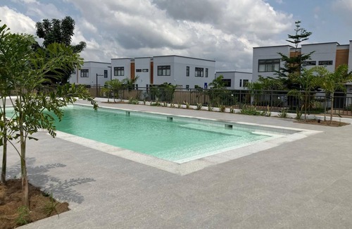 Oyarifa Casa | 4Bed Accra Family Home + Pool +Garden