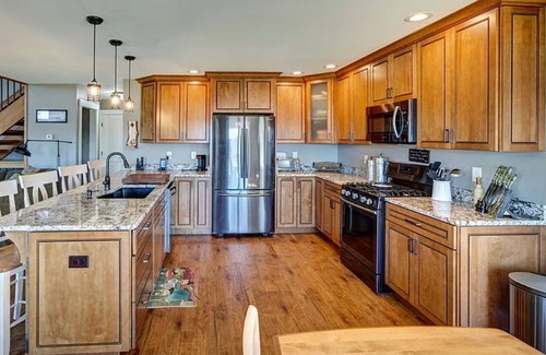 East Worcester Casa | New house with full amenities sleeps 10. 56acers, 1100acers state land adjacent