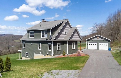 East Worcester Casa | New house with full amenities sleeps 10. 56acers, 1100acers state land adjacent
