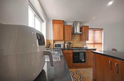 Walton Casa | 4Bed House MK