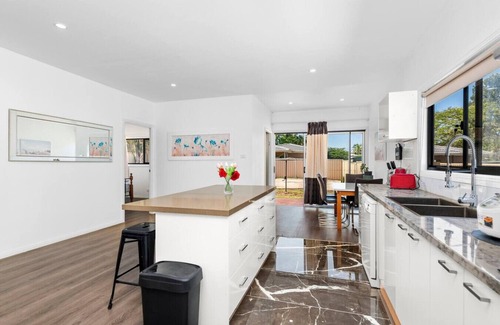 Tuggerah Casa | 4Bed Modern Oasis by Station