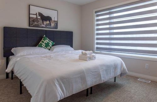 Niagara Falls Casa | 4bed25 Bathbrand Newniagara Fallssleeps12