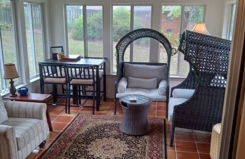 Cleveland Casa | 4B - 2.5 Bath Mid-Century Stunner near Lee Univ. No cleaning fees!