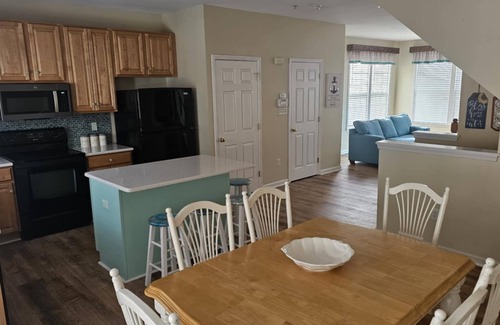 Long Neck Casa | 4bedroom Beach Retreat in charming Long Neck with Rooftop View and lounging deck
