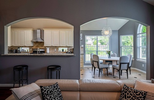 Barker Casa | 4bedroom House Backyard Workout NorthwestHouston