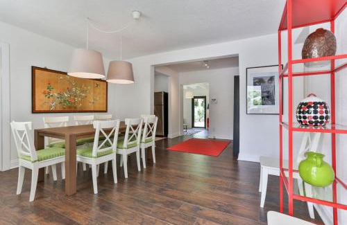 Buena Vista Casa | 4Bedrooms 2Bathrooms Art District Contemporary Japanese Themed Home