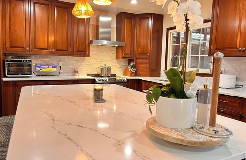 Lorton Casa | 4beds get away tropical SFH near DC