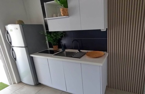 Willemstad Apartamento | Very spacious apartment with a lovely balcony and a view over the neighbourhood