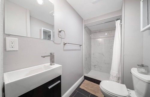 South Boston Apartamento | 4BR/1BTH Easy Commute South Boston Apartment