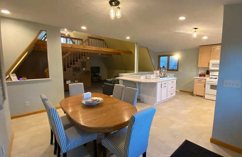 Sturgis Casa | 4BR / 2. 5 BA Alquiler de vacaciones para familias rodeado de 2. 5 acres arbolados