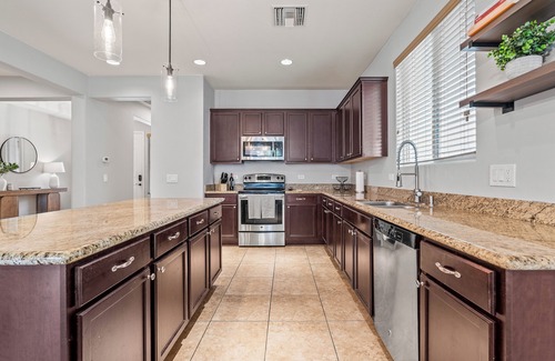 The Pines Casa | 4Br/2.5B Home w/Private Backyard & Shared Pool