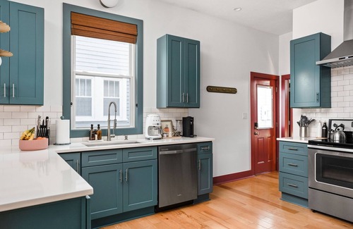 Indianapolis Casa | 4BR 2.5BA Home - Bates Hendricks, Downtown Indianapolis - Minutes to sites