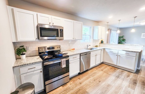 Marshall Casa | 4BR/2.5BA Newly Built Luxury, Close to The Down Town
