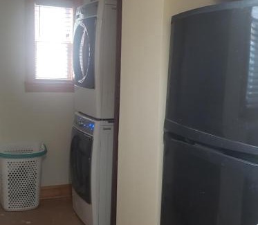 Woodridge Casa | 4BR 2 Full Bath Sleeps 10 Large Yard 2 Cars
