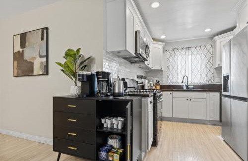 Lynwood Casa | 4BR-2B Near LAX, SoFi, & Disney