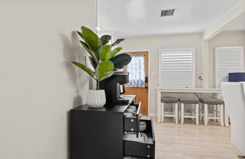 Lynwood Casa | 4BR-2B Near LAX, SoFi, & Disney