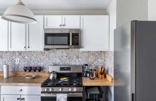 Shaker Heights Apartamento | 4BR/2BA 2-Story near Van Aken District and CLE clinic