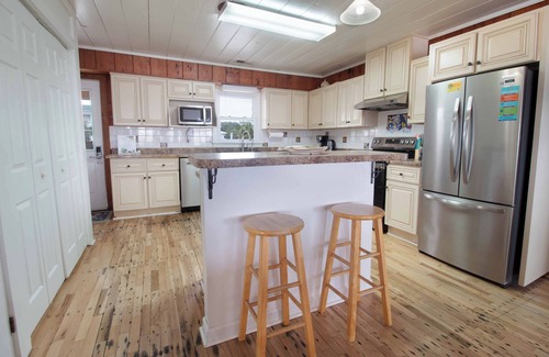 Edisto Island Casa | 4BR 2BA Oceanfront / Classic Beach Bungalow ~ Barefoot Bungalow