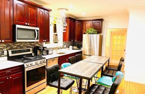 Quincy Apartamento | 4BR 2BATH 7BED WOLLASTON BEACH.NearBOSTON1