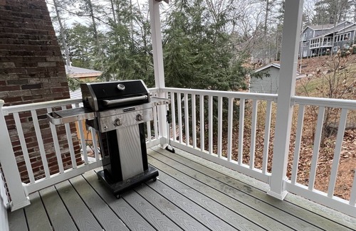 Alton Bay Casa | 5BR/3.5BA-Private Beach-Hot Tub