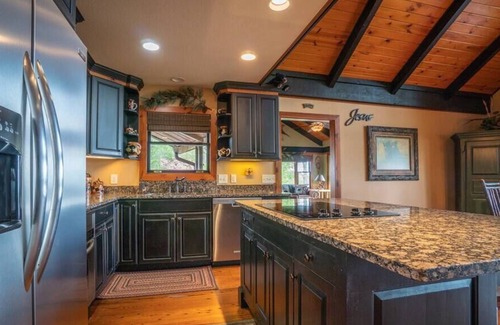Young Harris Cabina | 4BR, 3.5BA, firepit, game room