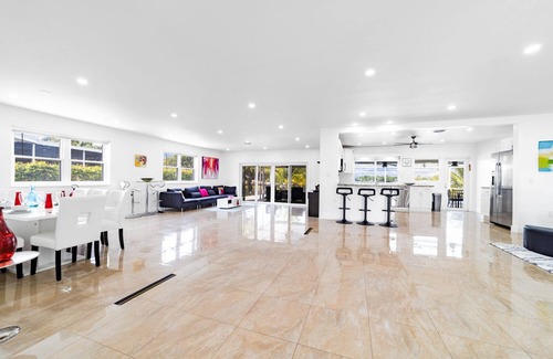 North Miami Beach Villa | 4BR/3BA Miami Welcoming Waterfront Wonder w/ Pool!