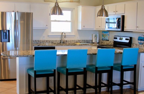 Dauphin Island Casa | 4BR/3BA with Private Beach, Pier/Boat Lift, Dog Friendly, Free Kayaks, Best WiFi