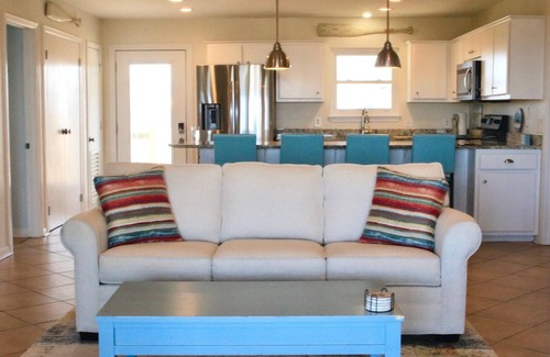Dauphin Island Casa | 4BR/3BA with Private Beach, Pier/Boat Lift, Dog Friendly, Free Kayaks, Best WiFi