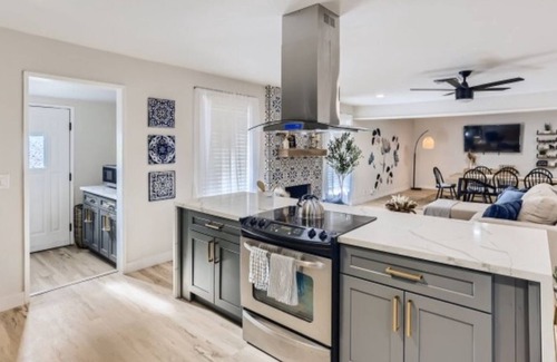 Beverly Green Casa | 4BR/3Bath & Pool- Minutes from Strip & Convention