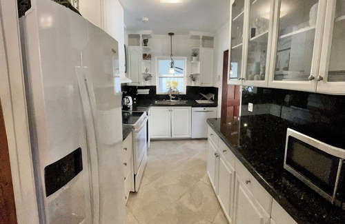 Downtown Hollywood Casa | 4BR, 4BA House Beach, Entertainment, Nightlife