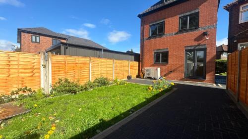 Offerton Casa | 4br-7guests-freeparking-garden-nearmanchester