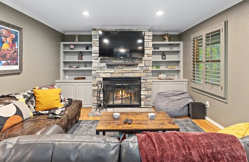 Woodinville Casa | 4BR at 171st Place Northeast